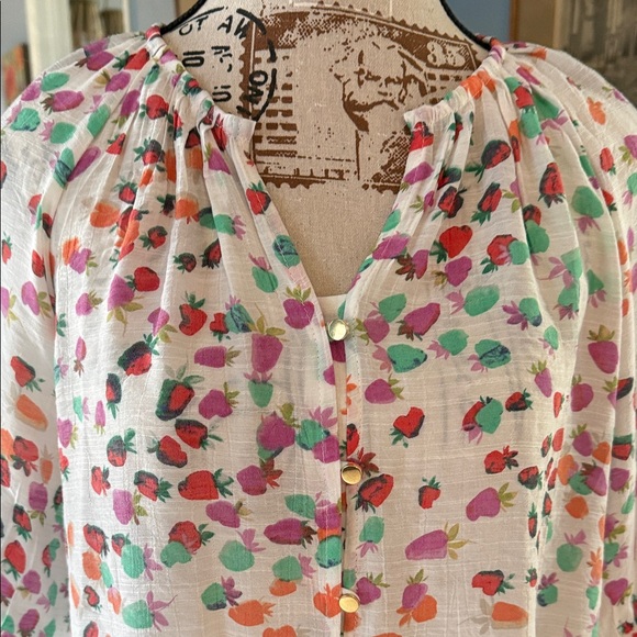 Hope & Harlow White Multicolored Strawberry Print Button Up Tie Front Blouse NWT - Picture 3 of 14